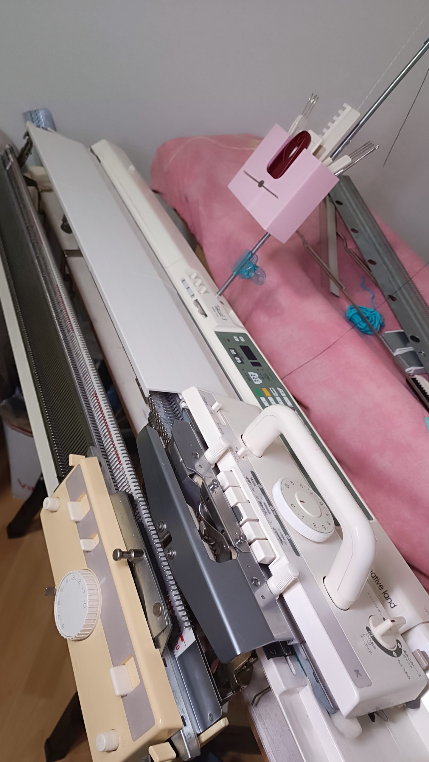 Upper Back Needle Bed Cover Compatible with Brother 5gg - Image 2